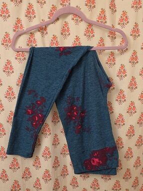 LuLaRoe Teal Leggings with Red Floral Print